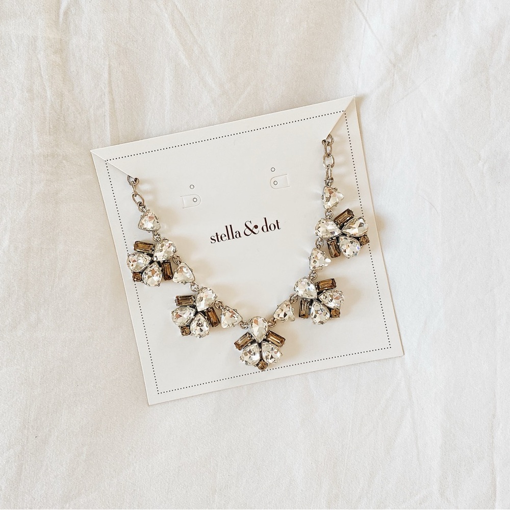 Stella & Dot Lila Statement Necklace
